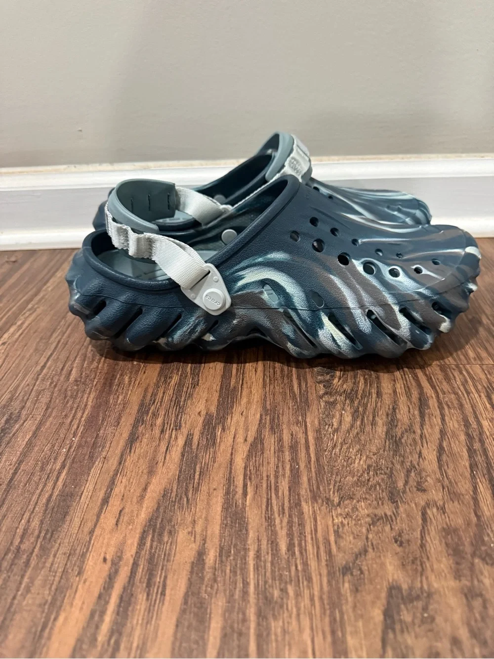 NWT Men’s Crocs Echo Marble Navy Gray Tie-Dye Classic Clog